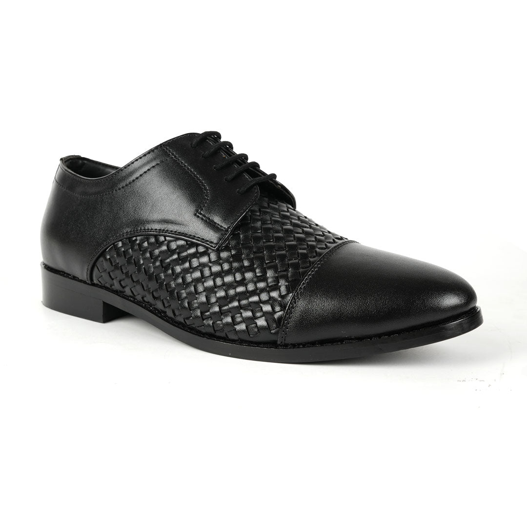 Stylish and confident, these Monkstory men's black woven oxford lace-up shoes exude an impeccable sense of style.