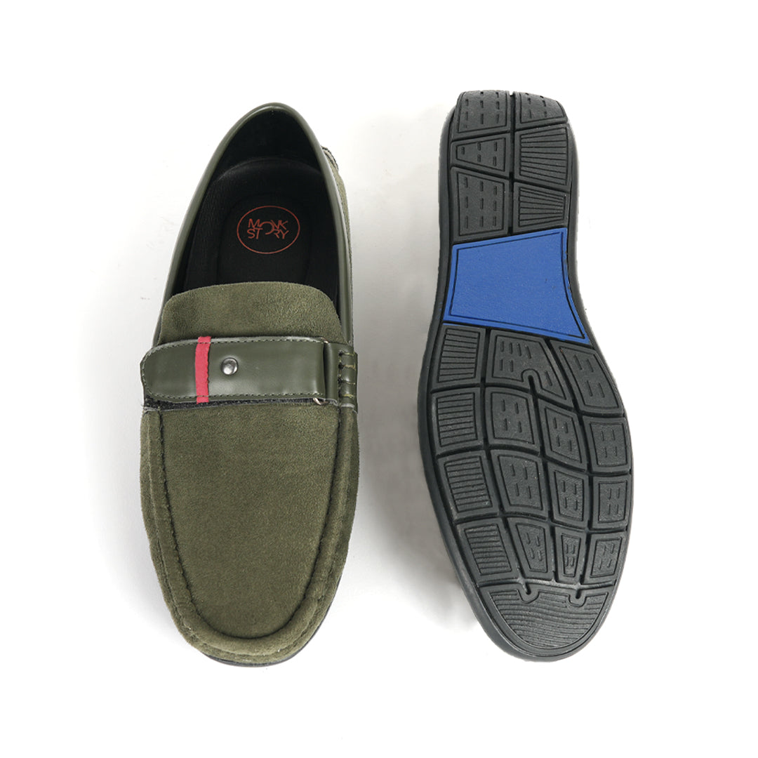 Elevate your style with these comfortable Monkstory olive green driving shoes. Crafted from luxurious suede, these men's loafers feature a striking red buckle for added flair. Perfect for any occasion.