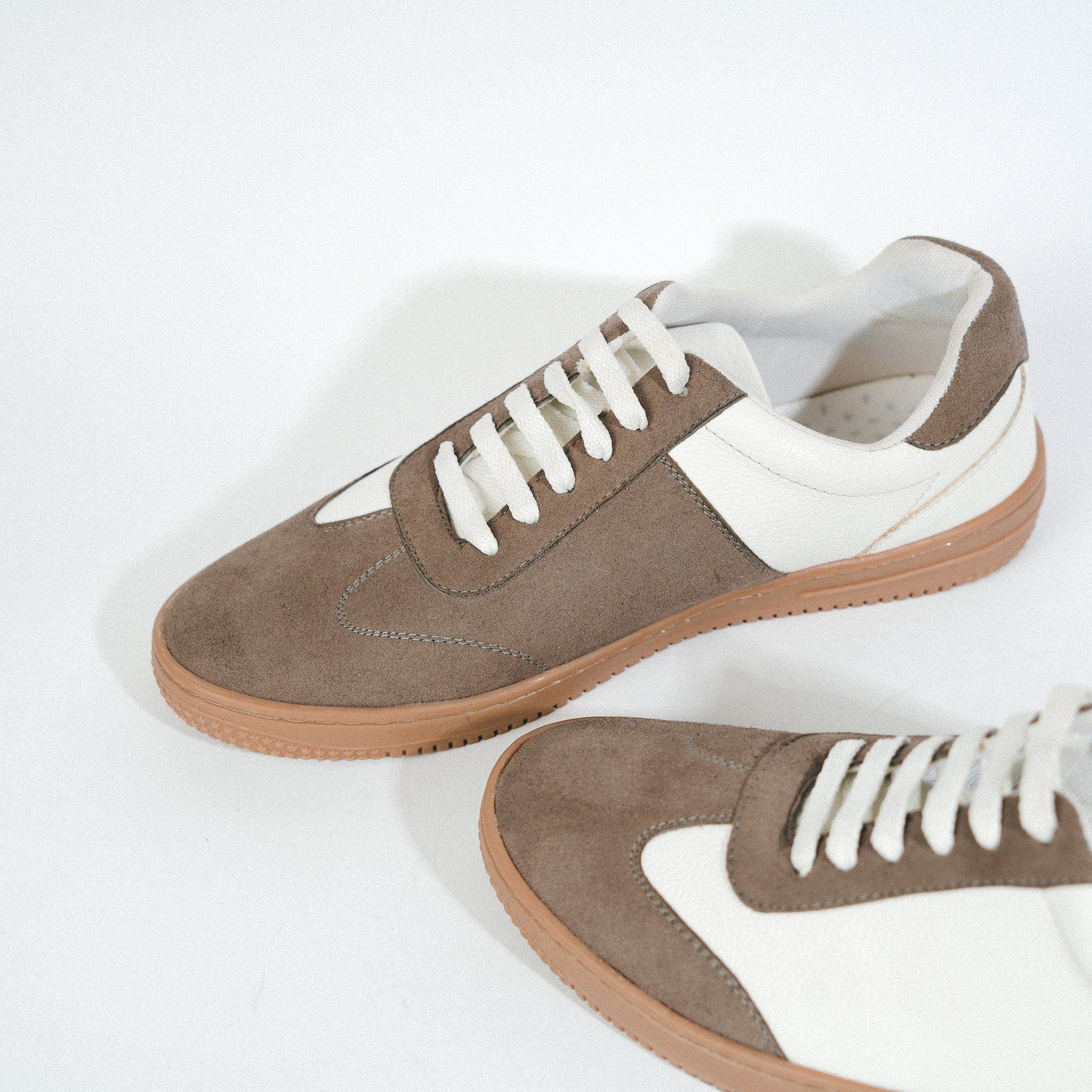 Monkstory Vintage Street Sneakers - White/Greyish Brown