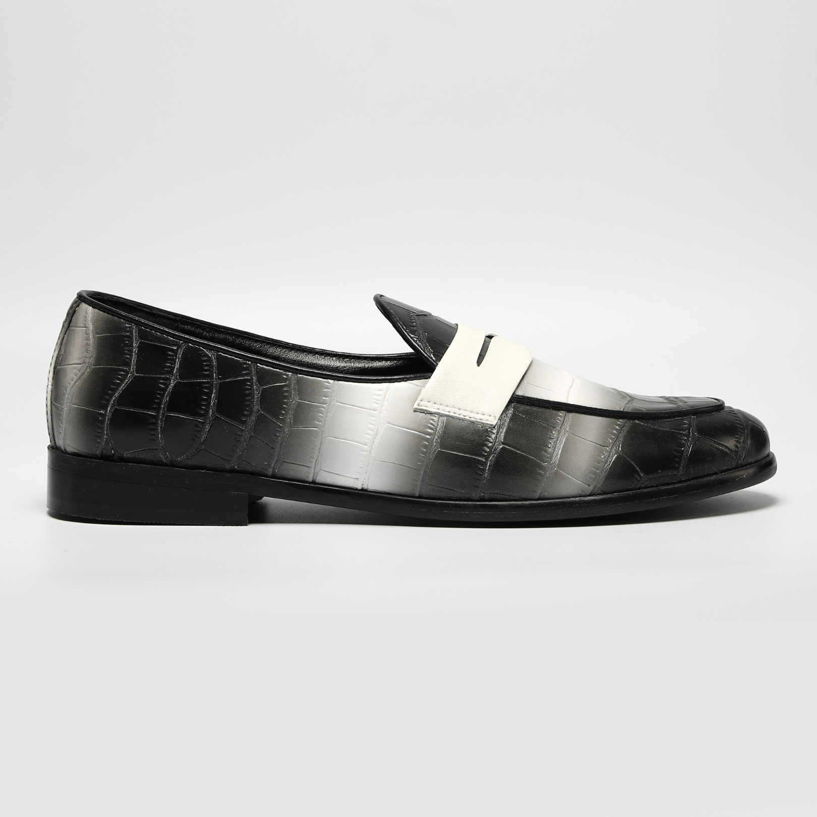 Magnificos Faded Slip Ons - Black/White